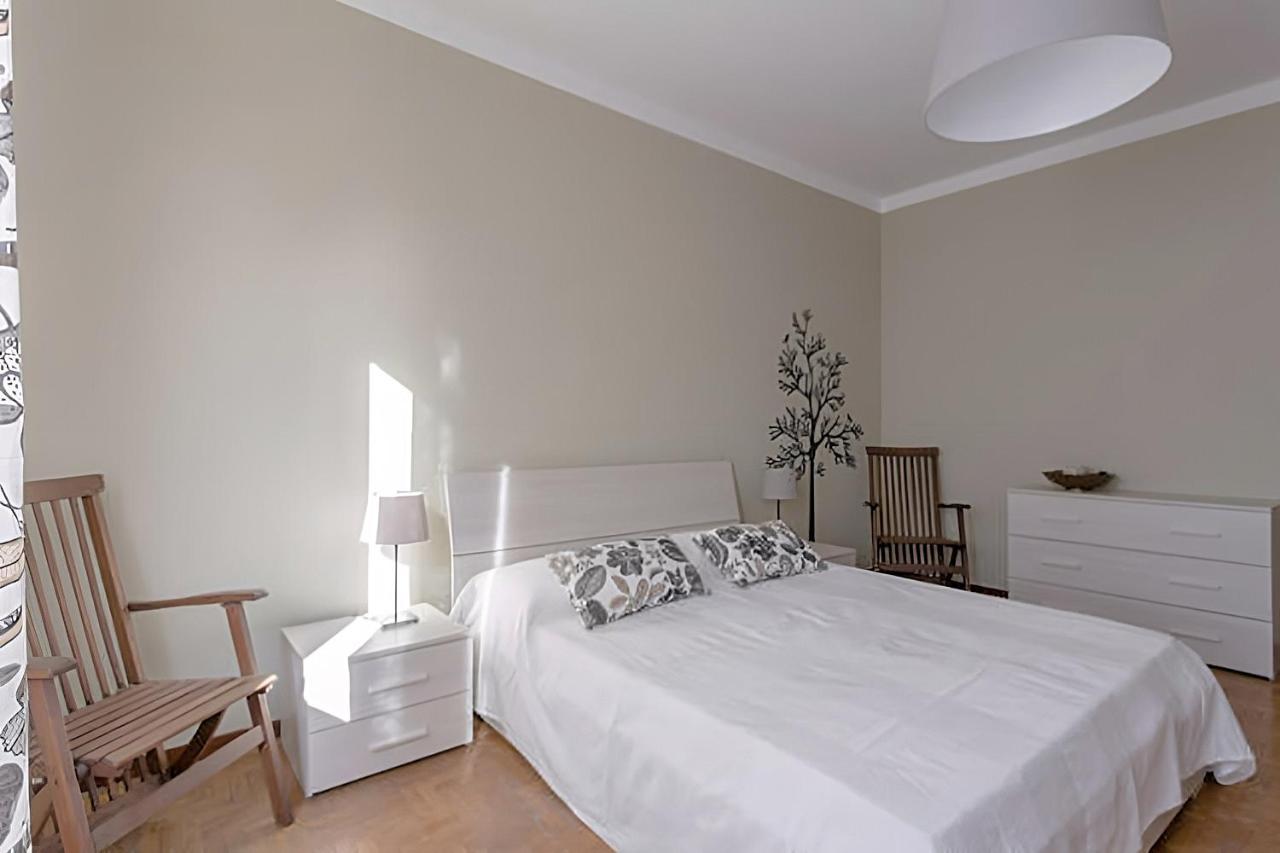 Natural Chic - Close To City Center And Beach - Parking Desenzano del Garda Buitenkant foto