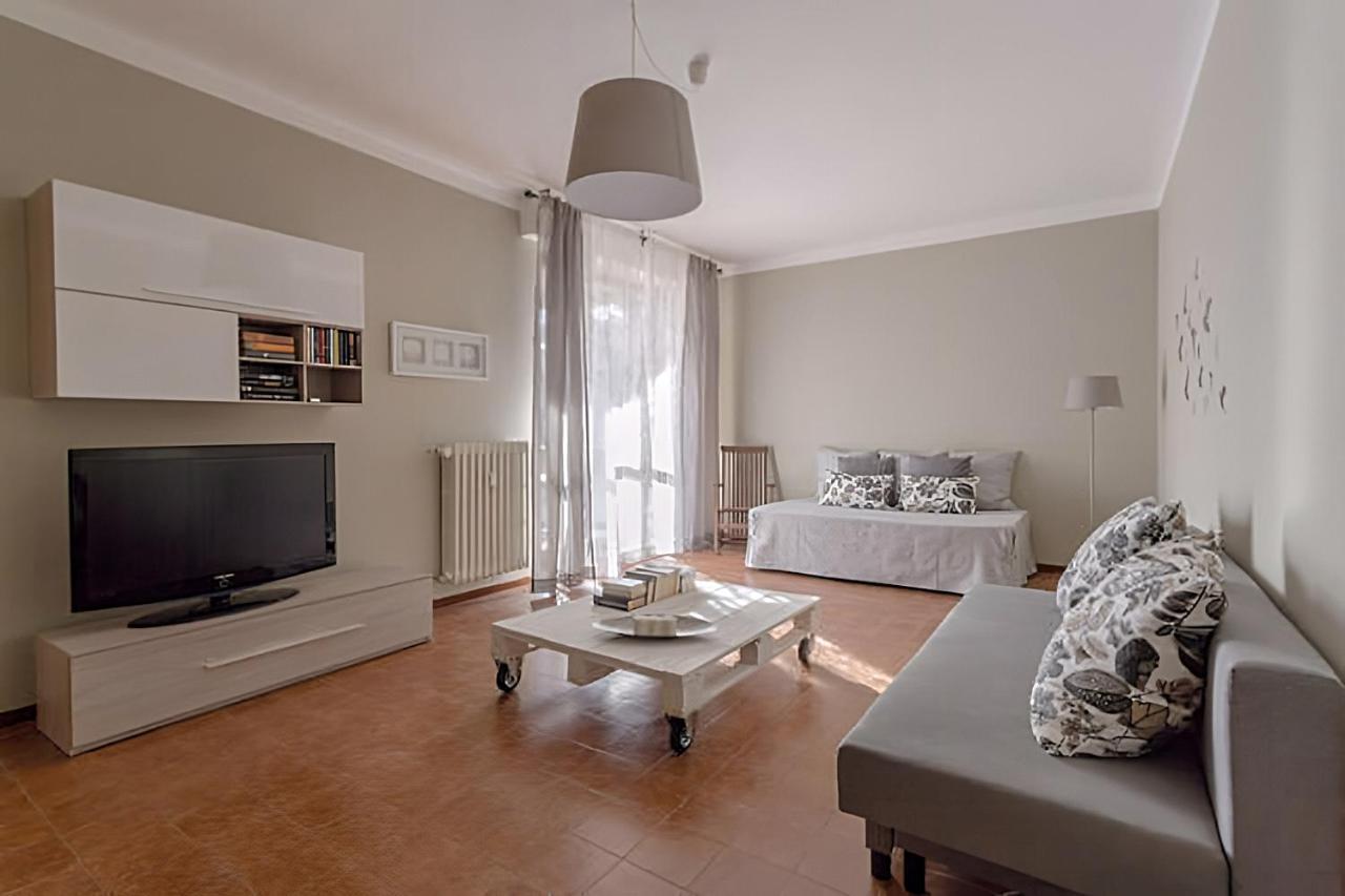 Natural Chic - Close To City Center And Beach - Parking Desenzano del Garda Buitenkant foto